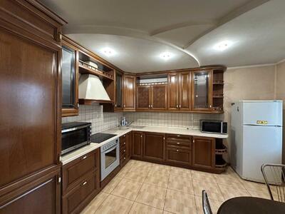 Продам 3-к квартиру Київ, Дарницький, Анни Ахматової вул., 43