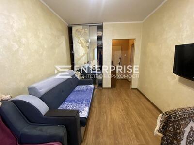 Продам 1 кімнатну квартиру на Позняках ( вулиця Урловская)