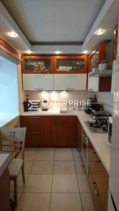 Продаж 3к квартири з ремонтом, Русанівка, метро Лівобережна