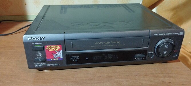 Відеодвойка мрії Відеомагнітофон Sony SLV і телевізор Panasonic TC 21