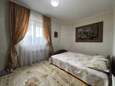 Здам довгостроково 4-к будинок Київ, Голосіївський, Гвардійська вул.