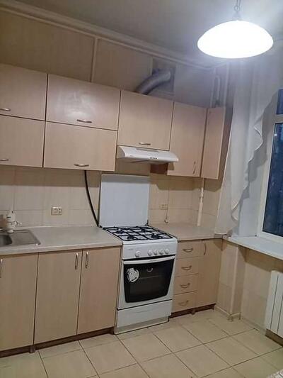 Продам 2-к квартиру Киев, Печерский, Джона Маккейна ул., 37