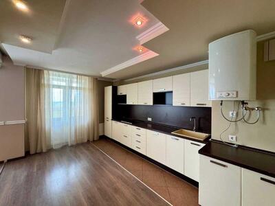 Продам 4-к квартиру Киев, Днепровский, Раисы Окипной ул., 10