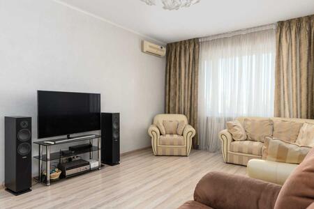 Продам 3-к квартиру Киев, Оболонский, Маршала Тимошенко ул., 21