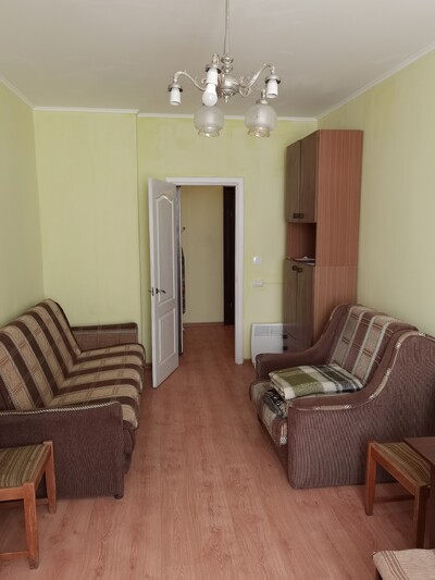 Терміново продам б/у диван в гарному стані