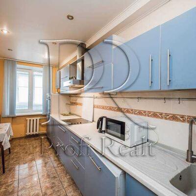 Продам 3-к квартиру Київ, Печерський, Болбочана Петра вулиця, 4А