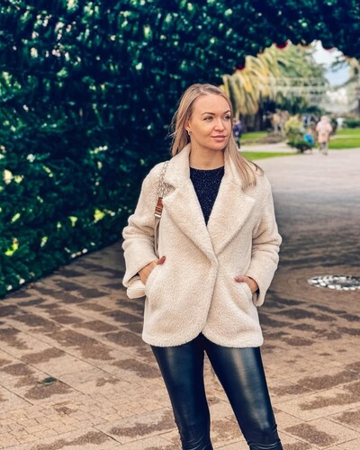 Семейная пара из Киева познакомиться с интересным мужчиной для встреч.