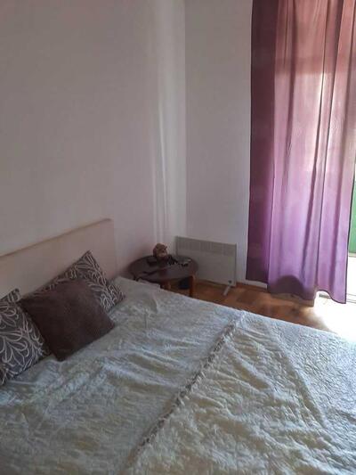 Здам довгостроково 3-к квартиру Київ, Подільський, Межигірська вул., 56