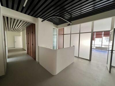 Продам офисное помещение Киев, Шевченковский, Олеся Гончара ул., 41