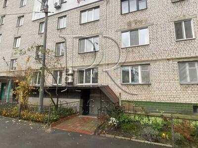 Продам торгову площу Київ, Подільський, Почайнинська вул., 57/59