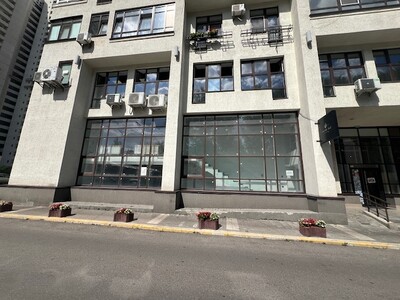 Оренда приміщення вільного призначення 180 м² біля метро Печерська