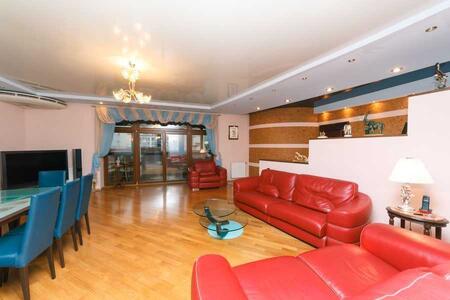 Сдам долгосрочно 4-к квартиру Киев, Шевченковский, Назаровская ул., 7б