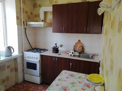 Здам довгостроково 3-к квартиру Київ, Шевченківський, Невська вул., 7