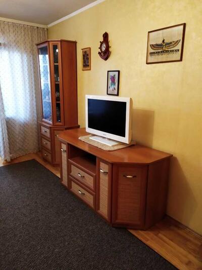 Здам довгостроково 1-к квартиру Київ, Святошинський, Симиренка вул., 20а