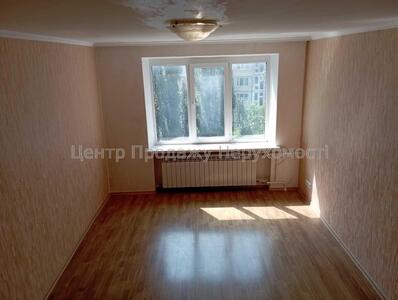 Продам 1-кімнатну біля метро Дорогожичі