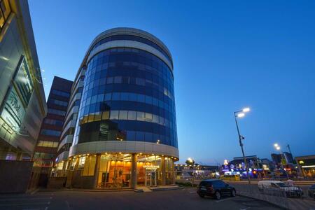 Здам довгостроково офісне приміщення Київ, Дніпровський, Євгена Сверстюка вул., 2А