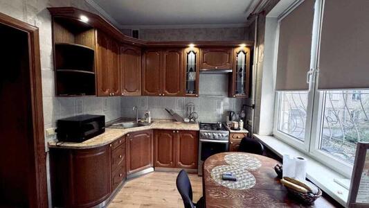 Продам 3-к квартиру Київ, Солом`янський, Іскрівська вул., 1