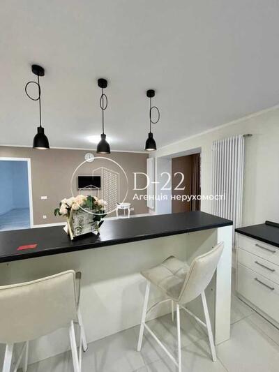 Продам 2-к квартиру Київ, Шевченківський, Глібова вул., 7