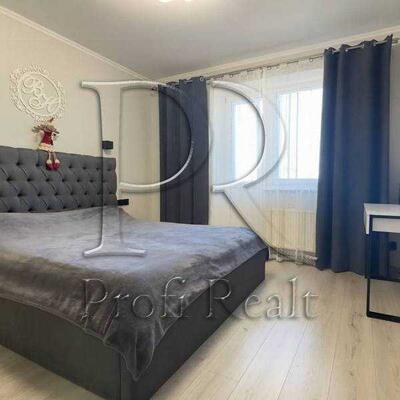 Продам 1-к квартиру Києво-Святошинський, Софіївська Борщагівка, Чубинського вулиця, 4