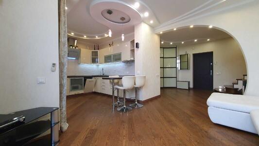 Здам довгостроково 4-к квартиру Київ, Дніпровський, Воскресенська вул., 14Б