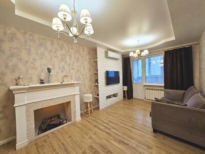 Без комісії.  Продаж трикімнатної квартири 93 м.кв. біля метро Осокорки