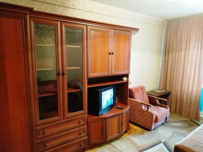 Продам 1-к квартиру Київ, Дніпровський, Празька вул., 25