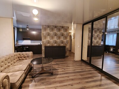 метро Видубичі 12хв.пішки, метро Звіринецька 2 зуп., транспортом