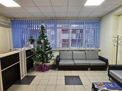 Сдам клинику Київ, Райдужна вул.