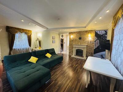 Сдам посуточно 4-к дом Бучанский, Буча, Грушевського