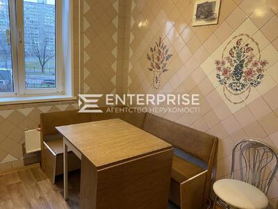 Продаж 3-к квартири вул. Александра Кошиця метро Харківська