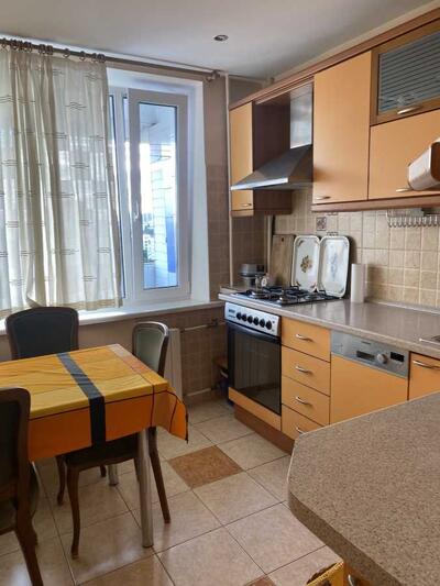 Здам довгостроково 3-к квартиру Київ, Голосіївський, Полковника Потєхіна вул., 2