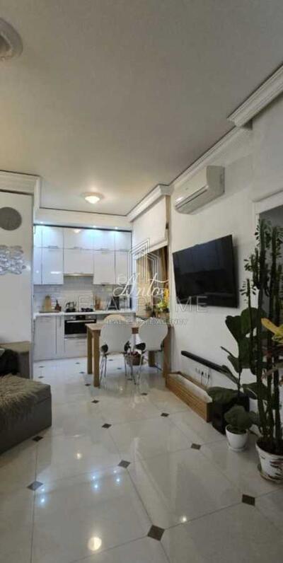 Продам 2-к квартиру Київ, Печерський, Велика Васильківська вул., 134