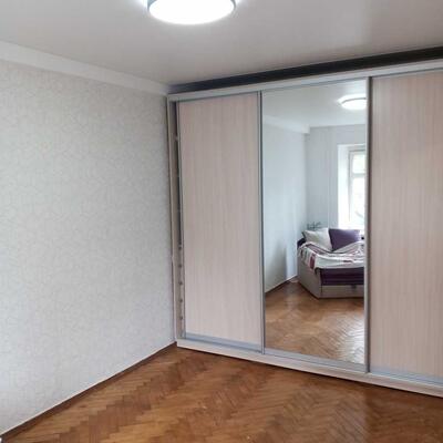 Продам 2-к квартиру Київ, Святошинський, Сім'ї Сосніних вул., 2а