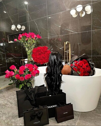 Твій час дорого коштує. Нехай за нього платять! Вакансія для дівчат 18+.