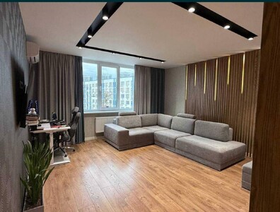 Видова 3 кімнатна квартира (метро Славутич)