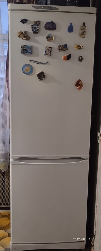 Безкоштовно Холодильник Стінол двокамерний