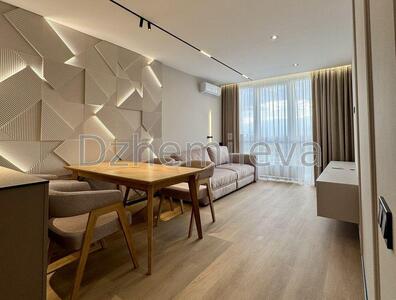 Продаж 2к простора квартира для родини Варшавський Плюс Київ