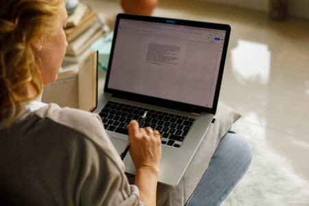 Оператор чату