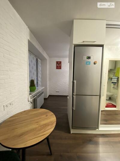 Продам 1-кімнатну квартиру, Уссурійський пров., 10, Шевченківський район, Київ