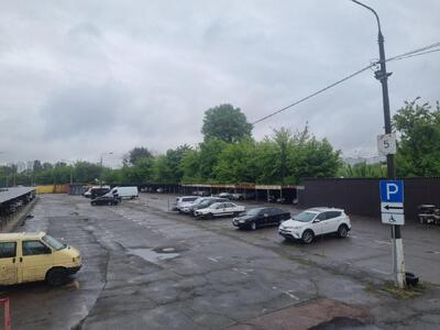 Оренда паркомісць на вул. Березняківська, Київ