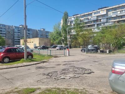 Оренда паркомісця вул. Ореста Левицького, Лісовий масив, Київ