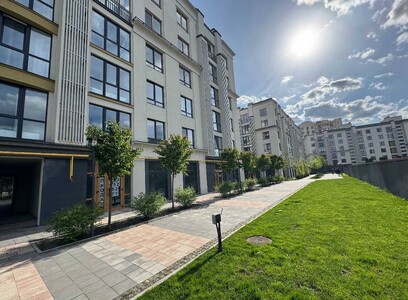 Продаж 1 кімнатна квартира - студія