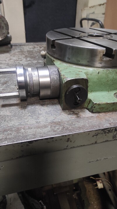 Поворотний стіл для фрезерування