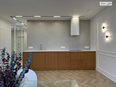 Продам 3-кімнатну квартиру, Вишгородська вул., 45/13, Подільський район, Київ