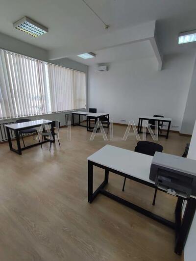 Сдам офисное помещение Київ, Сверстюка Євгена вул.