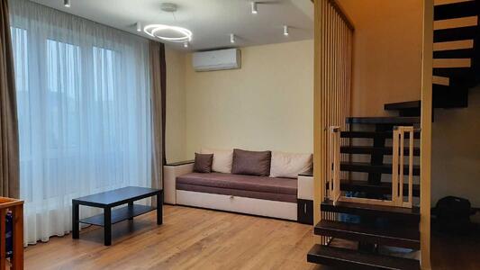 Продам 3-к квартиру Київ, Голосіївський, Метрологічна вул., 40б