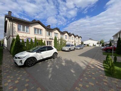 Продам 3-к таунхаус Бориспільський, Бориспіль, Ясная, 19