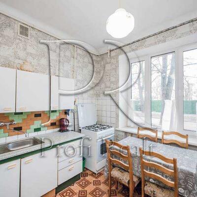 Продам 2-к квартиру Київ, Голосіївський, Науки просп., 42/1