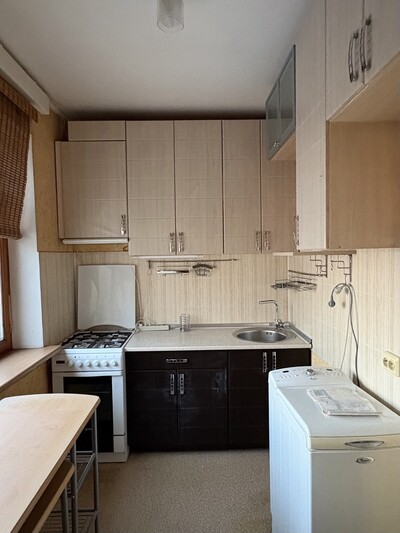 Райдужний масив, вул. Райдужна 7, продаж 1к, озеро, торг, без комісії