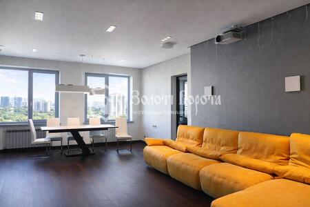 Продам 4-к квартиру Київ, Дарницький, Срібнокільська вул., 3а